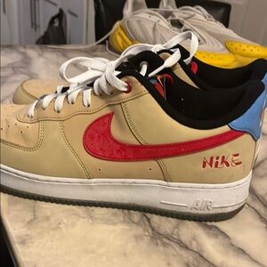 Nike Athletic Shoes Beige Red Blue